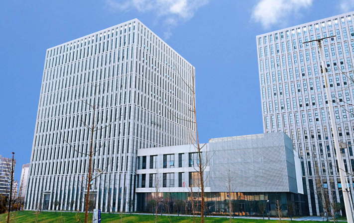 海口龙华区企业网站搭建技术选型与常见架构方案解析