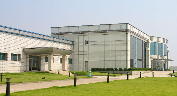 海口龙华区企业网站搭建技术解析：主流建站架构选型与性能对比